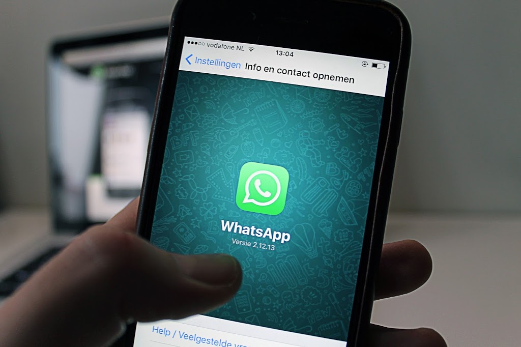 How to Create & Use WhatsApp Braodcast List?